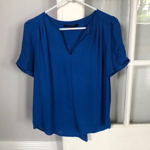 19 Cooper-blue short sleeved top, size small